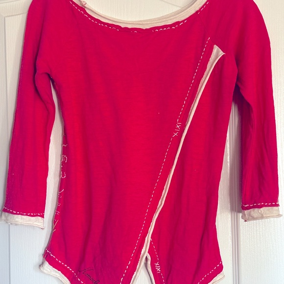 Komodo Asymmetrc Hem Embroidered Pink Tee - Picture 9 of 12